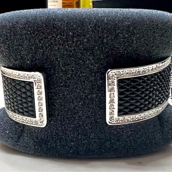 ❤️ NEW STUNNING VICTORIA WIECK WATCH - Picture 3 of 4